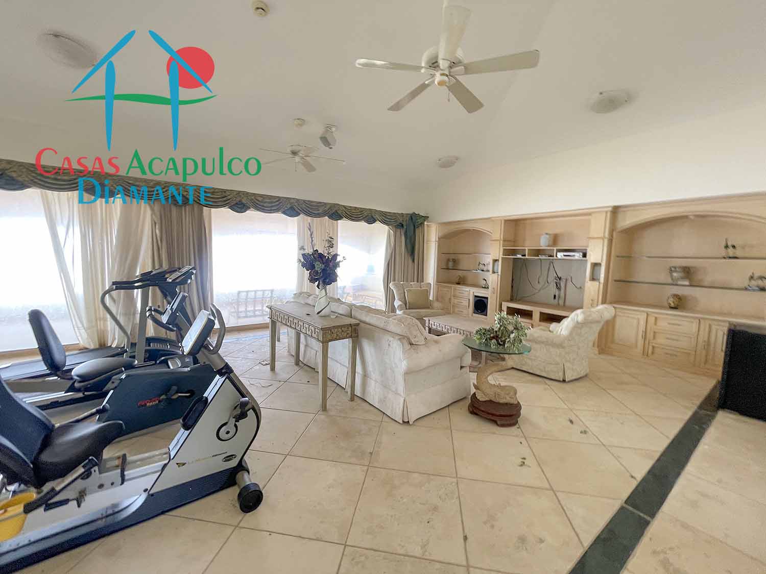 Tres Vidas Villa Universal - Sala familiar 1